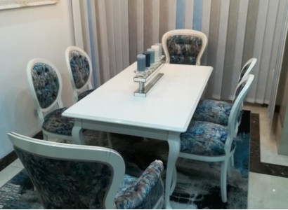 Dine in style with Classic Grey-Blue e Dining chairs in a practical set of 4